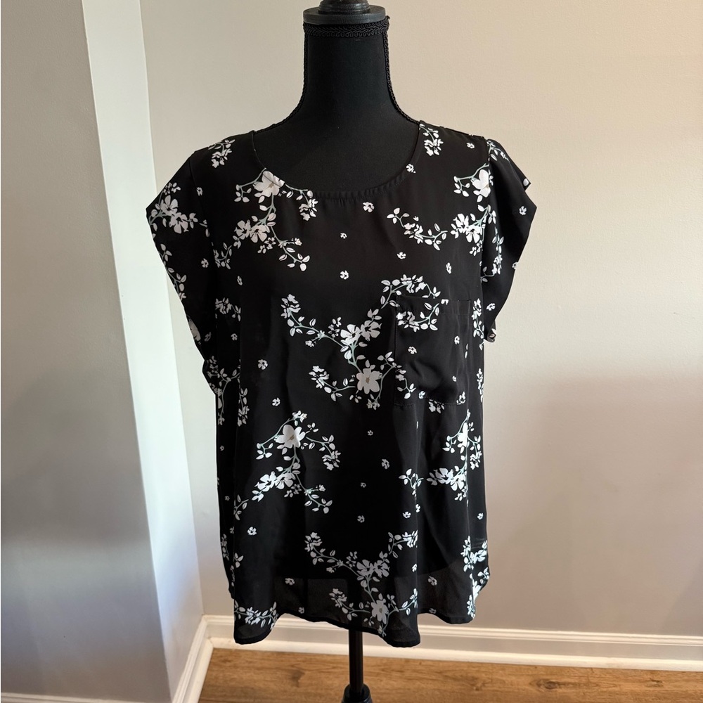 Chic Black Floral Women's Blouse